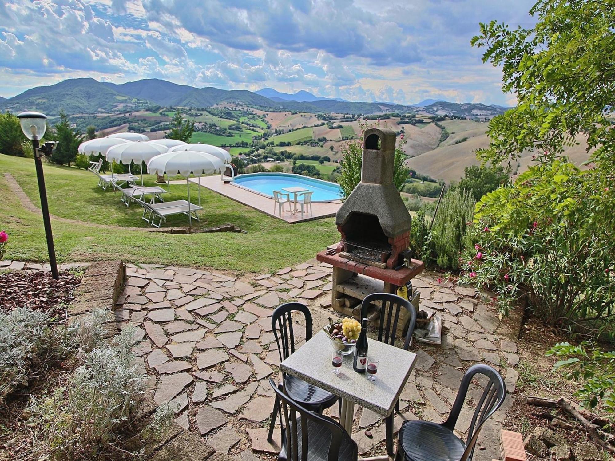 Nice Flat In Arcevia With Swimming Pool Exterior photo