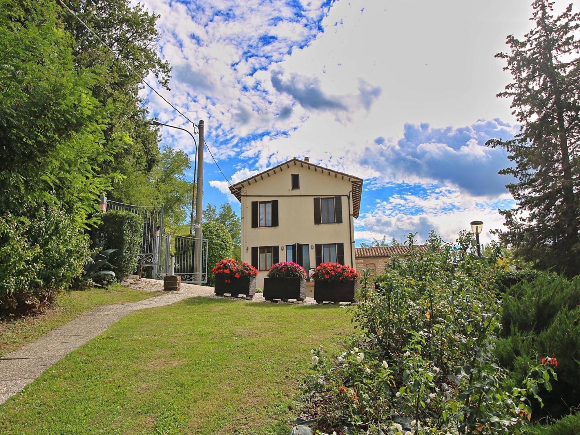 Nice Flat In Arcevia With Swimming Pool Exterior photo