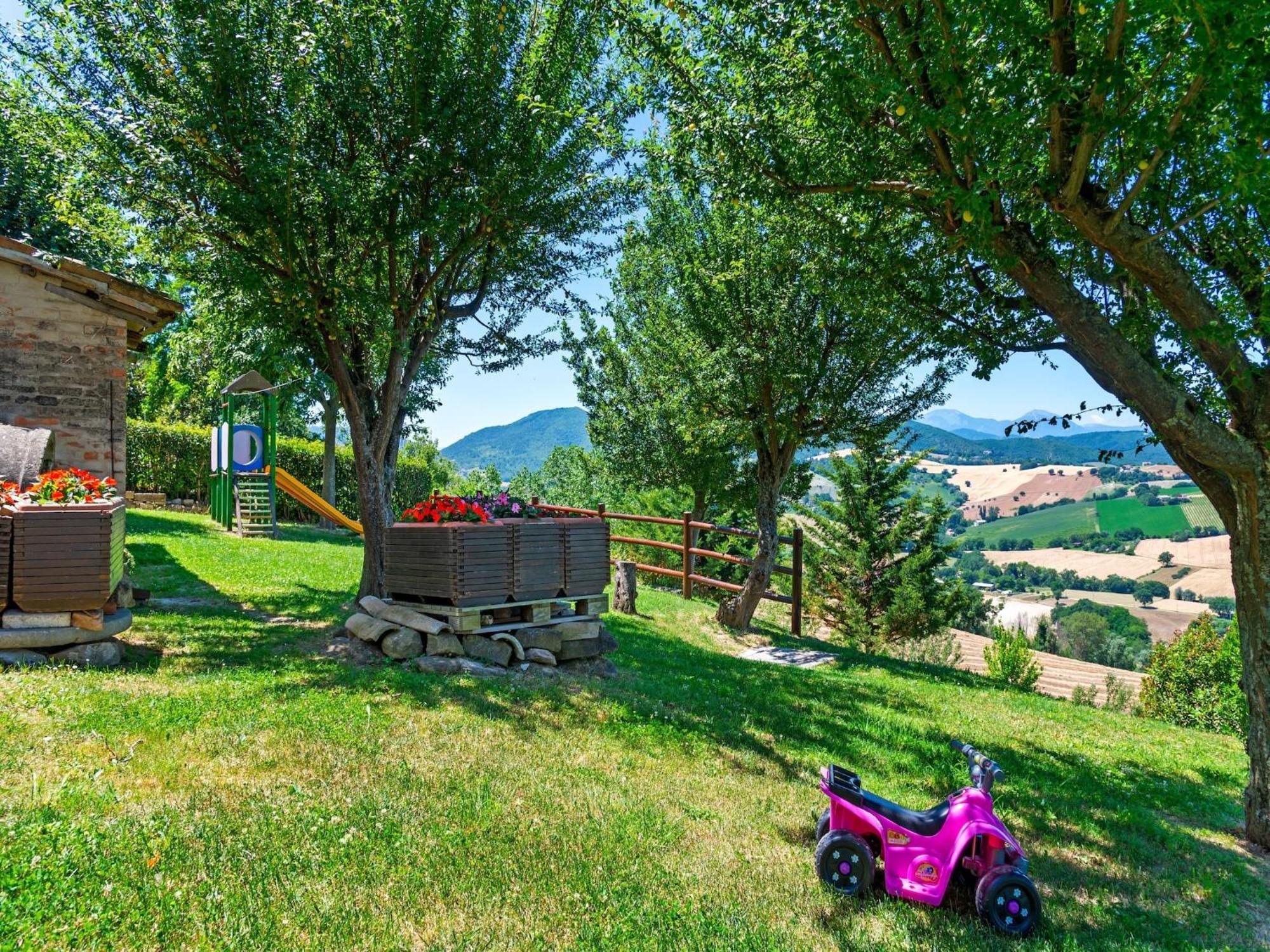 Nice Flat In Arcevia With Swimming Pool Exterior photo